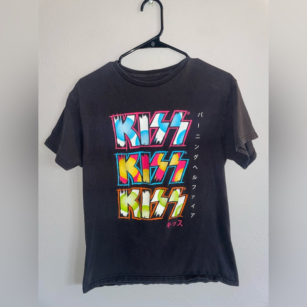 Kiss band Tee with Vibrant Logo - Black medium